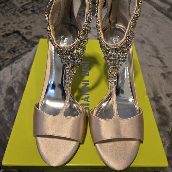 NIB Gianni Bini Gracelynn Gold Dust Heels 9M - Picture 1 of 9